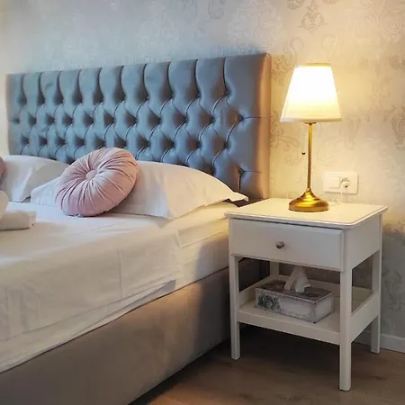 Apartment Seashell