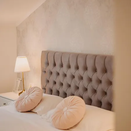 Apartment Seashell Split