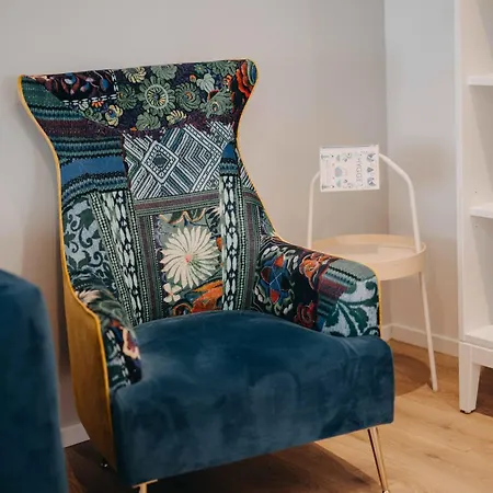 Seashell Apartment Split
