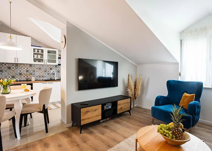 Apartment Seashell Split